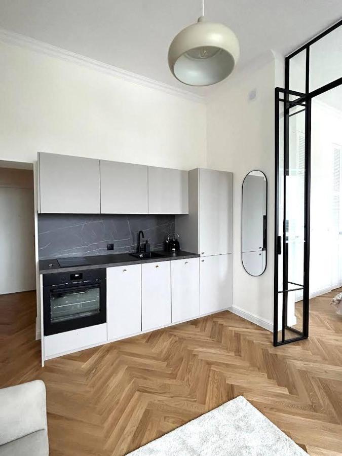 Old Town Residence , Wi-Fi , 2-Beds , Aesthetics - By Hik Apartments Warsaw Exterior photo
